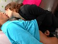顔出し素人娘が舌を絡ませ赤面ディープキス＋奇跡の手コキッス☆