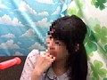 顔出し素人娘のセンズリしている真横でチ○ポ飴やらしくフェラチオして下さい！時々、生フェラ 2