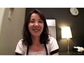 ガチンコ中出し！顔出し！人妻ナンパ～美尻+美脚の欲求不満人妻限定！タイトスカートを捲くし上げて…～