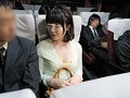 出張帰りの寝静まった夜行バスで揺れに逆らえず隣りで寝ているカワイイ部下の巨乳に密着！何度も巨乳に密着していると中出しも受け入れてしまう発情娘に豹変！