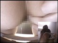 トイレ盗撮！！熟女が肛門グリグリ、アナルオナニー