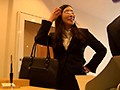一般男女モニタリングAV 職場の同僚ドッキリ企画 出張先のビジネスホテルで憧れの女先輩と後輩男子が2人っきりでまさかまさかの相部屋宿泊！次々と巻き起こるエッチなハプニングで急接近した同じ職場の男女が会社に内緒の生ハメセックス！翌日の仕事も忘れ没頭のけぞりイ…