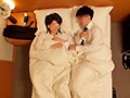 一般男女モニタリングAV 職場の同僚ドッキリ企画 出張先のビジネスホテルで憧れの女先輩と後輩男子が2人っきりでまさかまさかの相部屋宿泊！次々と巻き起こるエッチなハプニングで急接近した同じ職場の男女が会社に内緒の生ハメセックス！翌日の仕事も忘れ没頭のけぞりイ…