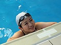 【数量限定】競泳水着で隠れているけどわたし実は巨乳なんです！！現役女子大生隠れボイン水泳部員井上愛唯ちゃんE-BODY専属デビュー 生写真2枚付き