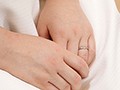 「パパ、ゆうた、ごめんね。ママも女なの…」 若さ持て余すセックスレス巨乳若妻が旦那の子守り中にAVデビュー 綾瀬ゆの25歳