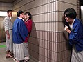 夫婦旅行で訪れた旅館の宴会場で下品な団体客に妻がおしゃくをさせられました… 美谷朱里