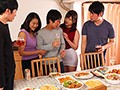 絶倫の僕を取り合う両隣りの人妻と夢のハーレム新生活