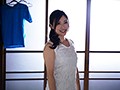 一つ屋根の下、綺麗な叔母さんと汗だく4畳半同居生活。 白木優子