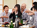 女上司の体内に媚薬ザーメン大量中出し！～響き渡る駆けつけ一気飲みコール！失禁・中出し・大乱交～ つぼみ
